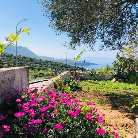 Kokavesis Village House بيت ضيافة *