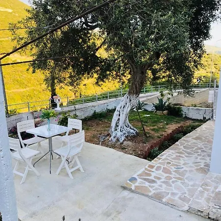 Konukevi Kokavesis Village House Himarë