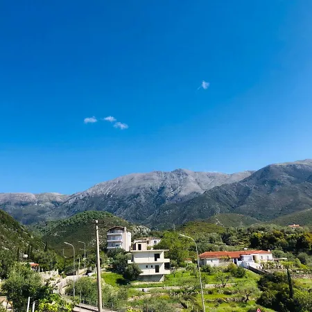 Kokavesis Village House